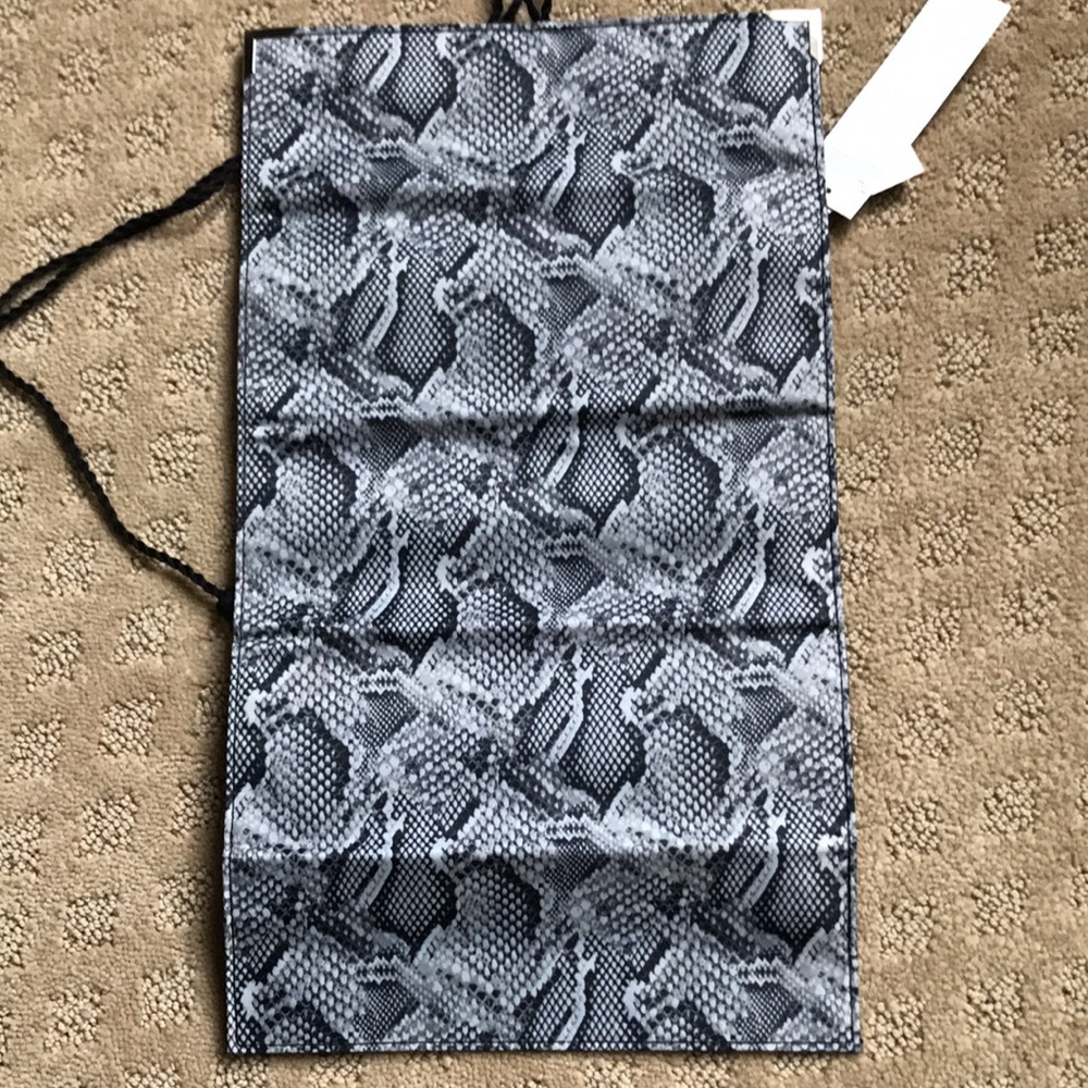 WHBM Snakeskin Travel Jewelry Roll Organizer - Picture 6 of 7